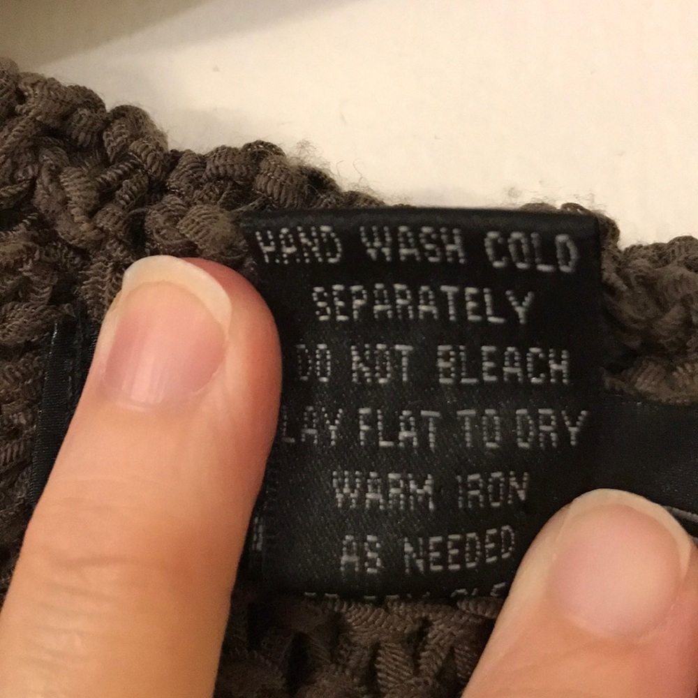 Long Sweater with Ruffled Edges - Picture 4 of 5